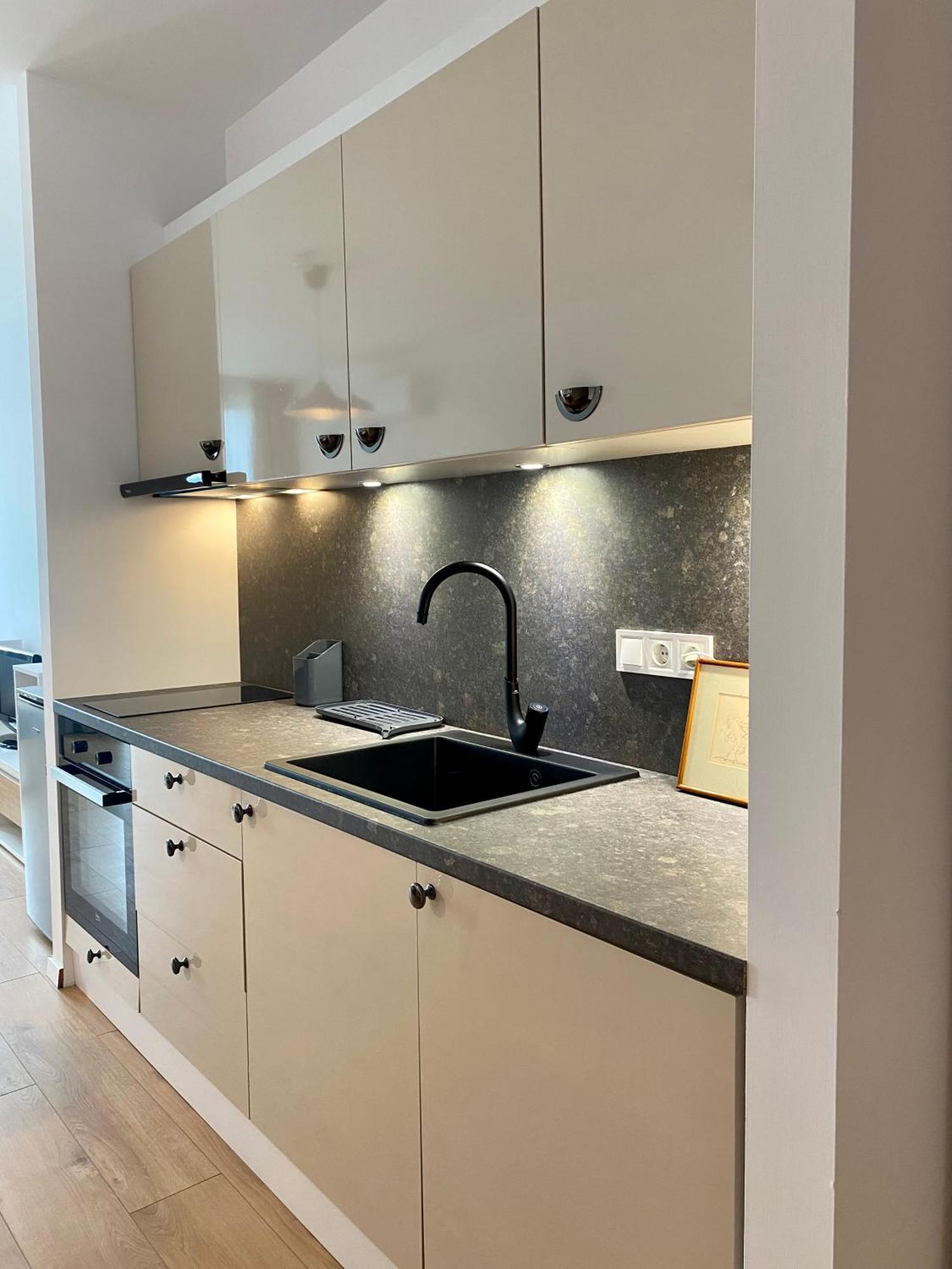 Mycampus Unwe Studentski Mountain Views Modern Kitchen Equipment Sofia Exteriör bild