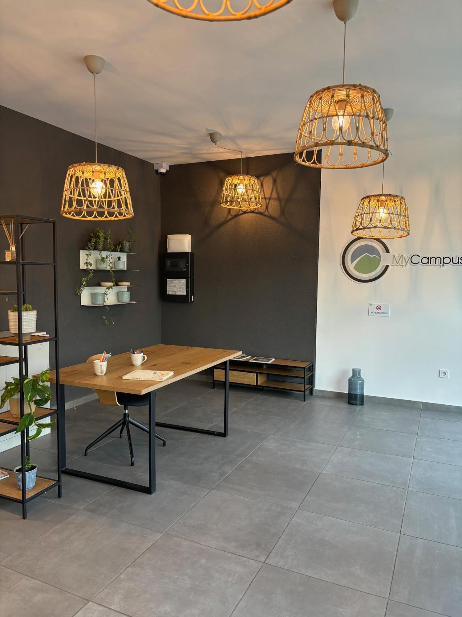 Mycampus Unwe Studentski Mountain Views Modern Kitchen Equipment Sofia Exteriör bild