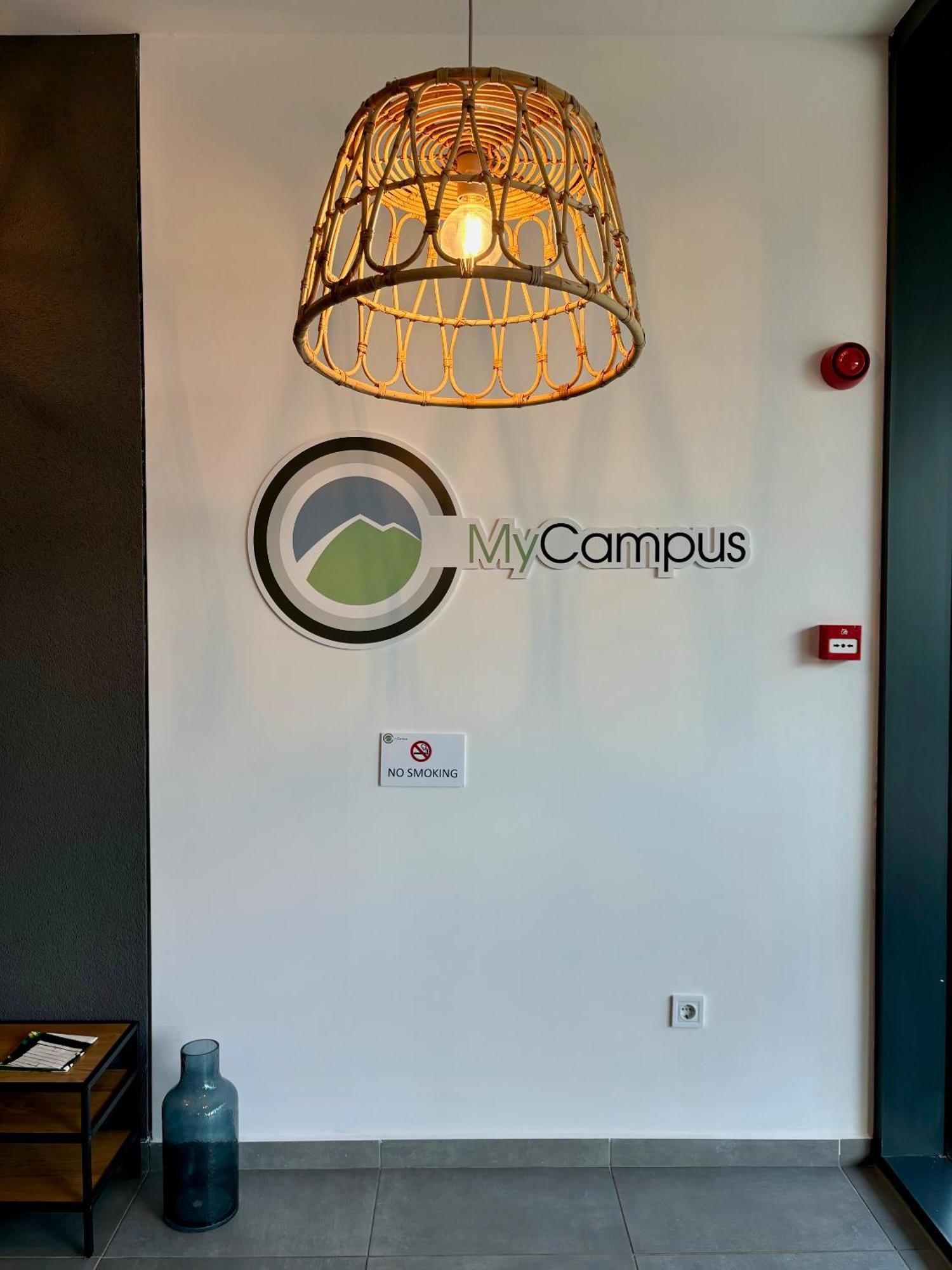 Mycampus Unwe Studentski Mountain Views Modern Kitchen Equipment Sofia Exteriör bild