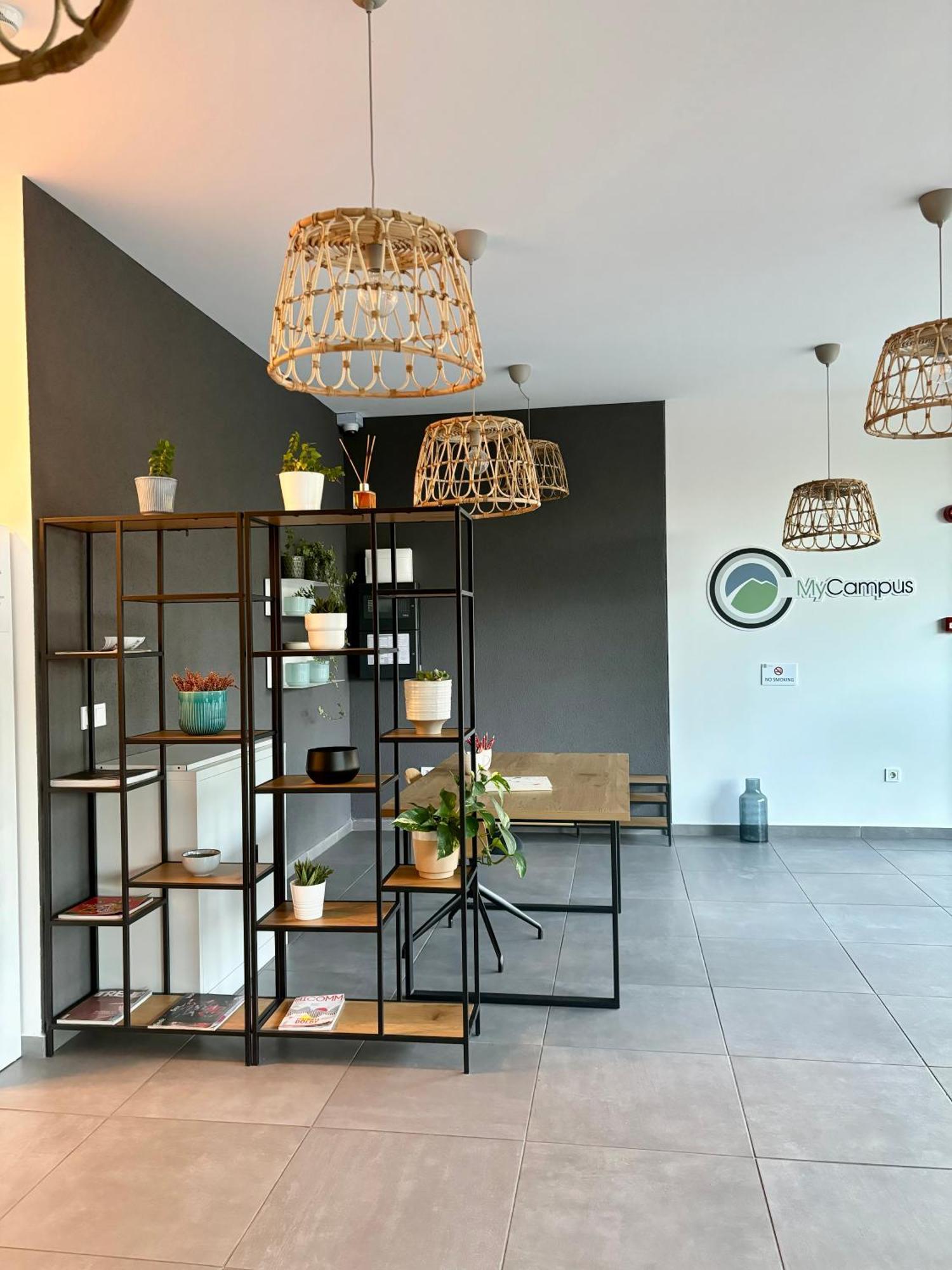 Mycampus Unwe Studentski Mountain Views Modern Kitchen Equipment Sofia Exteriör bild